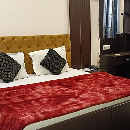 Hotel Shree Kanta Gurgaon Buitenkant foto