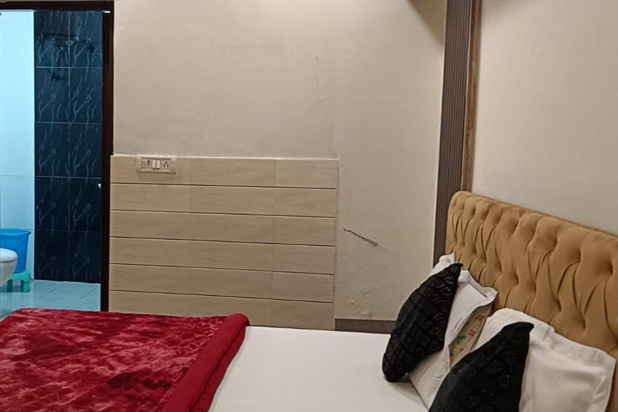 Hotel Shree Kanta Gurgaon Buitenkant foto