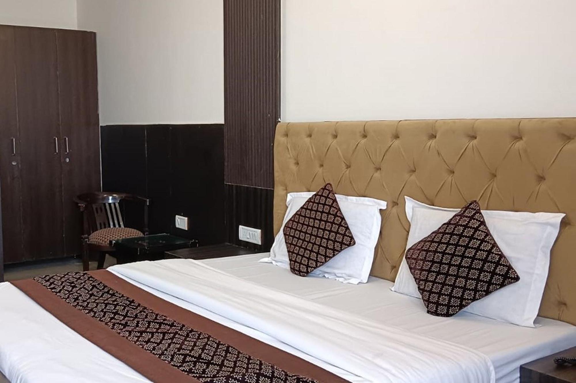 Hotel Shree Kanta Gurgaon Buitenkant foto