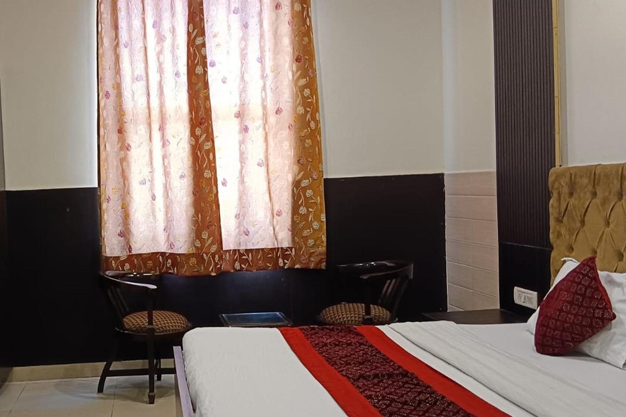 Hotel Shree Kanta Gurgaon Buitenkant foto