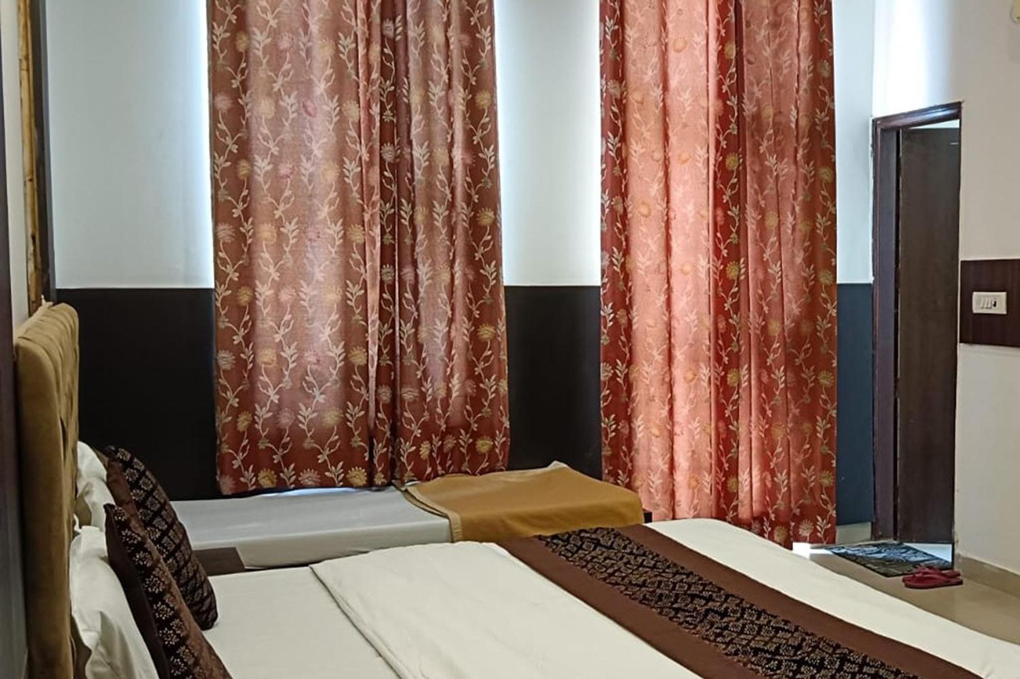 Hotel Shree Kanta Gurgaon Buitenkant foto