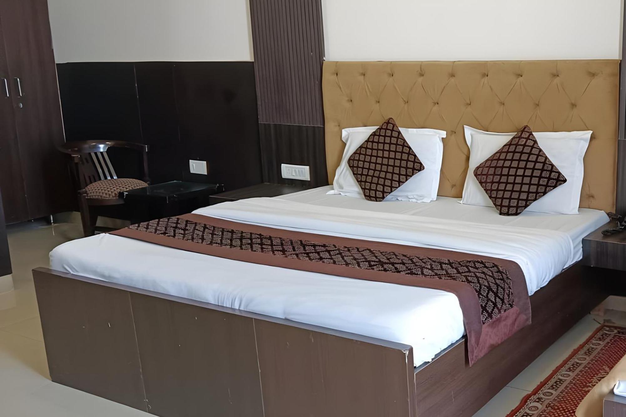 Hotel Shree Kanta Gurgaon Buitenkant foto
