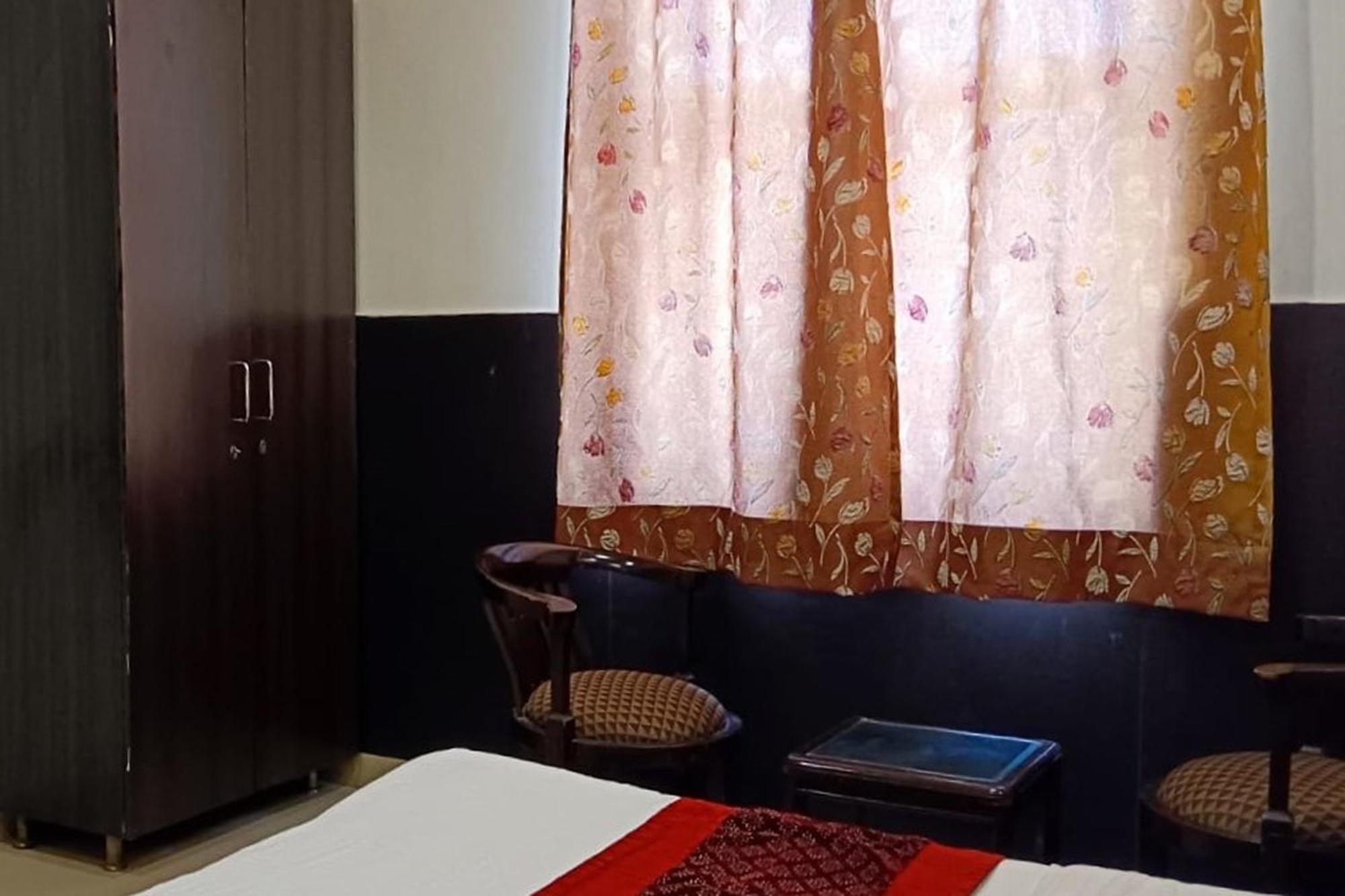 Hotel Shree Kanta Gurgaon Buitenkant foto