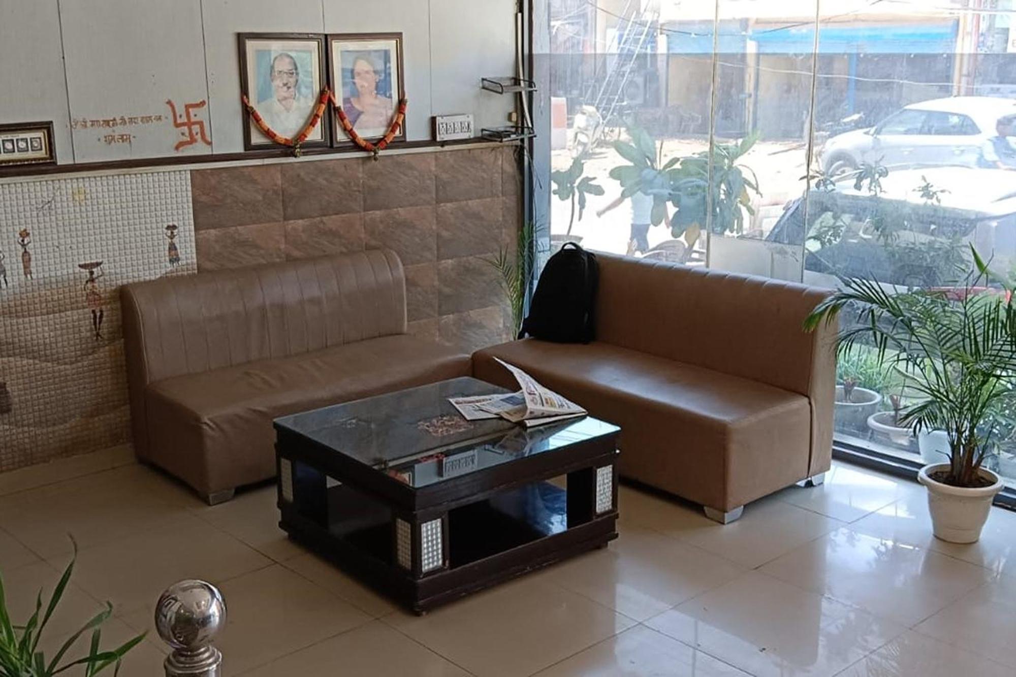 Hotel Shree Kanta Gurgaon Buitenkant foto
