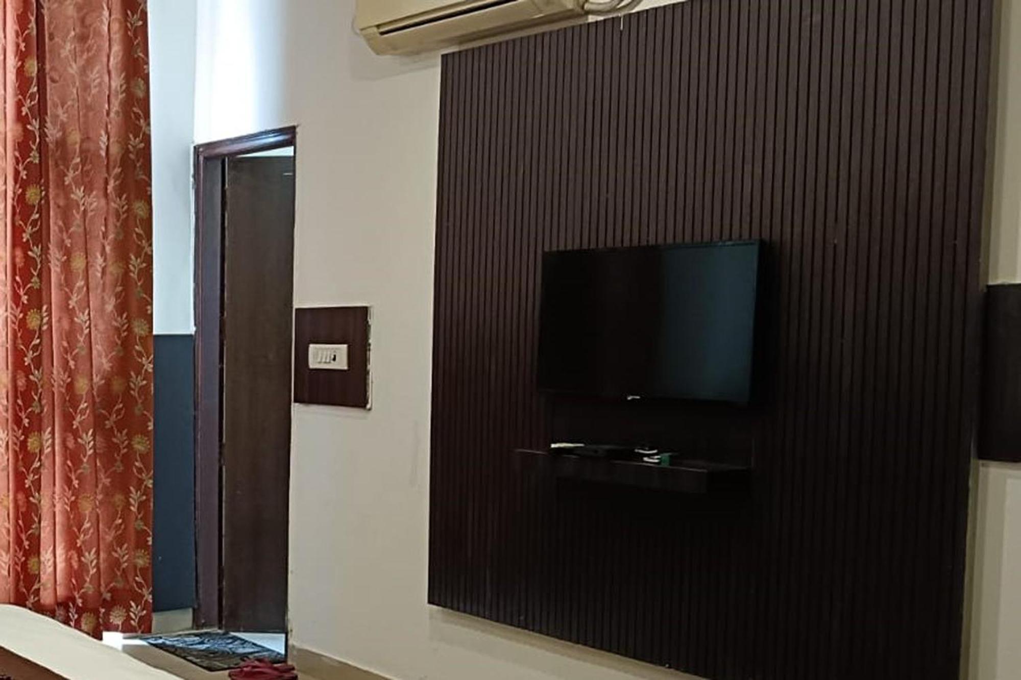 Hotel Shree Kanta Gurgaon Buitenkant foto