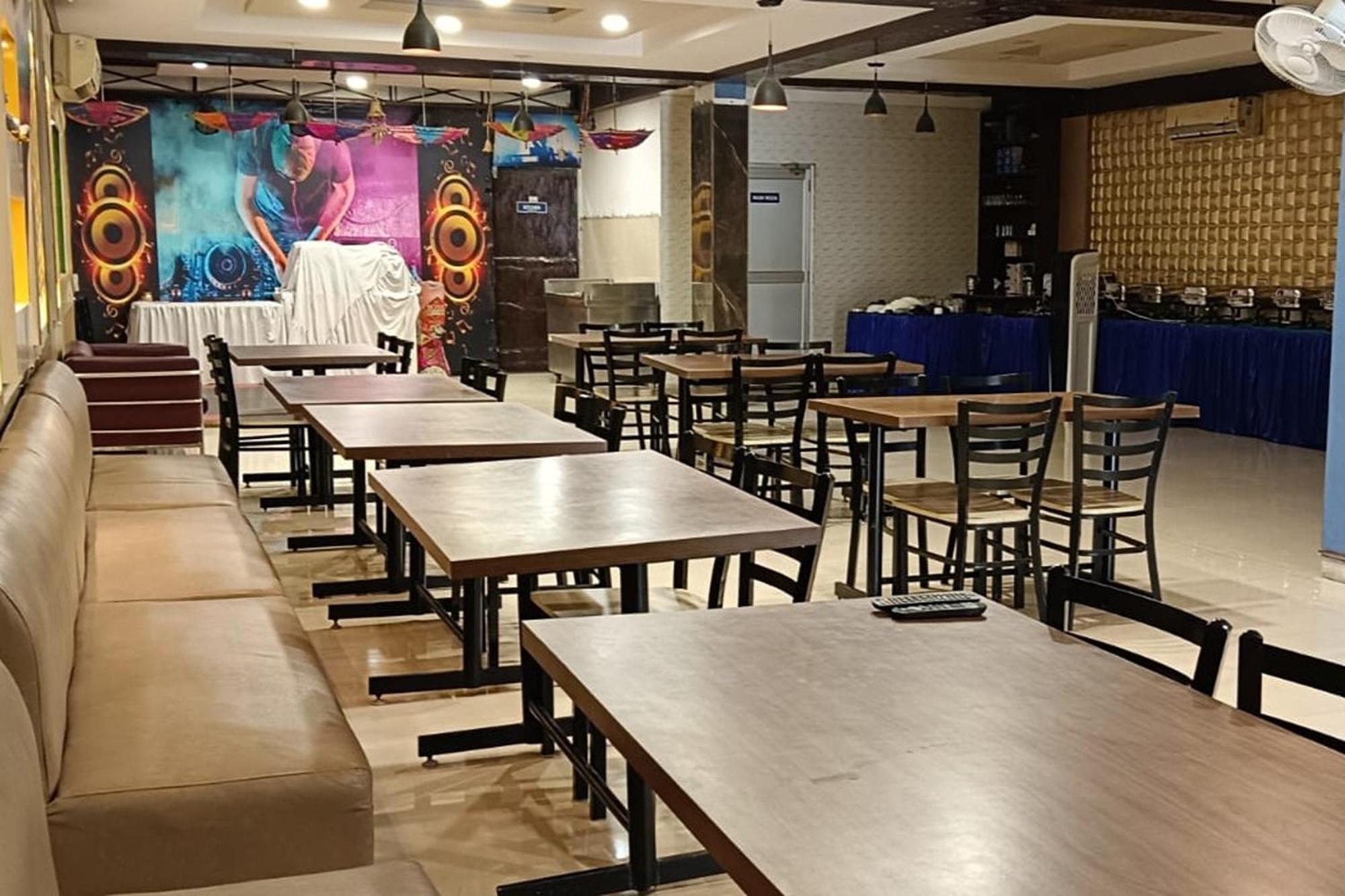 Hotel Shree Kanta Gurgaon Buitenkant foto