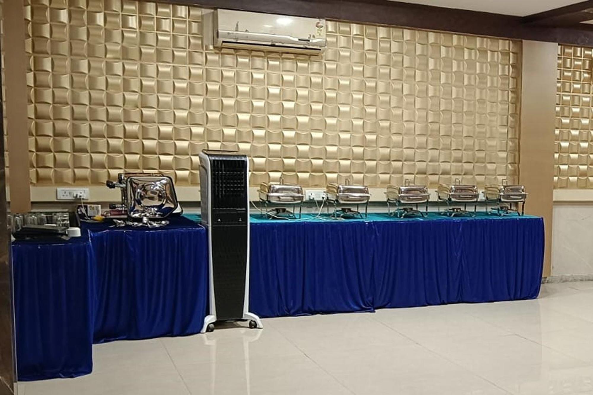 Hotel Shree Kanta Gurgaon Buitenkant foto